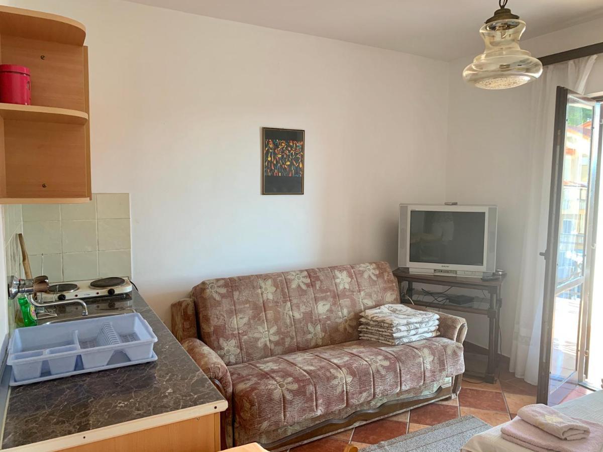Pržno Apartments Mari المظهر الخارجي الصورة