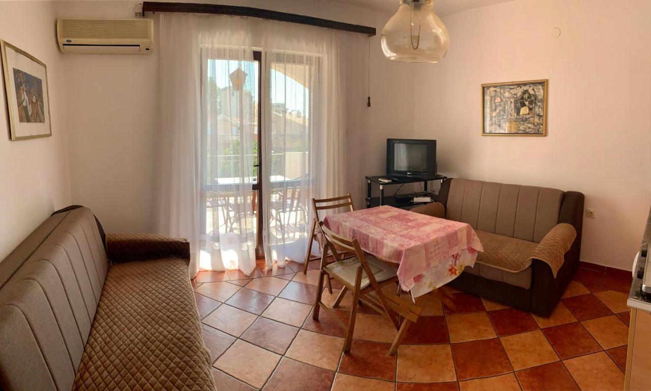 Pržno Apartments Mari المظهر الخارجي الصورة